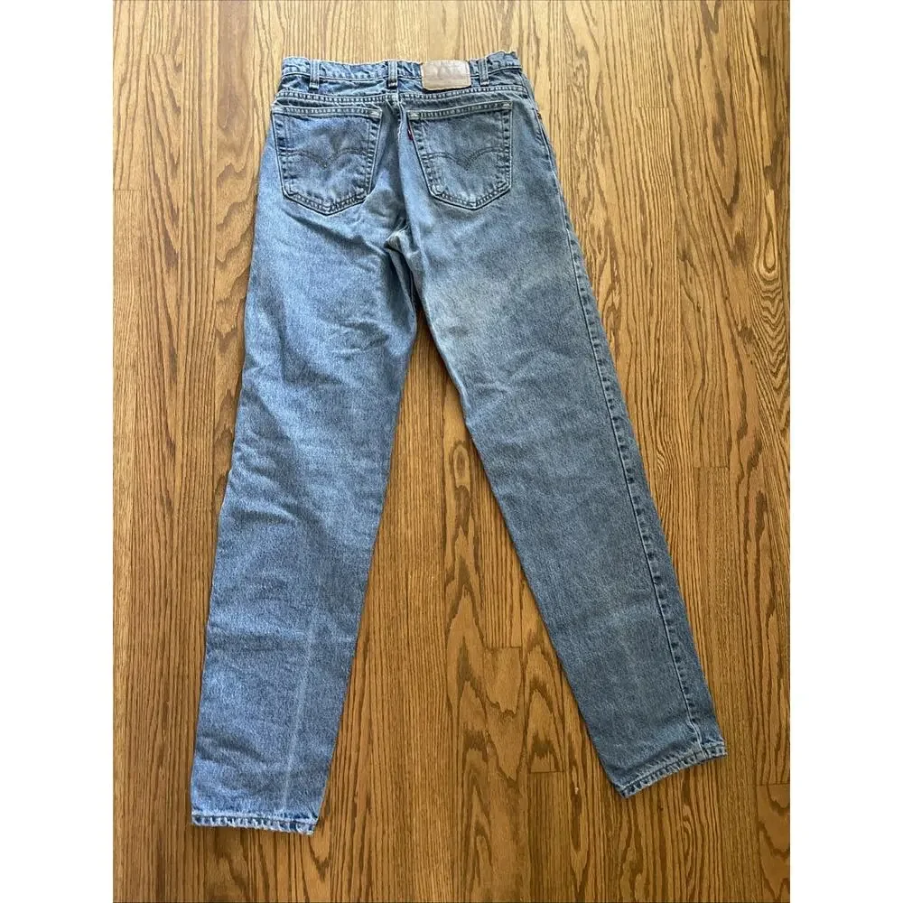 Vintage Levi’s 550 Jeans Relaxed Fit Men’s 32x36 Medium Wash Tapered Denim 1994